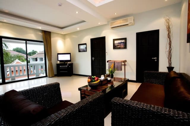 Deluxe Suite One Bed Room