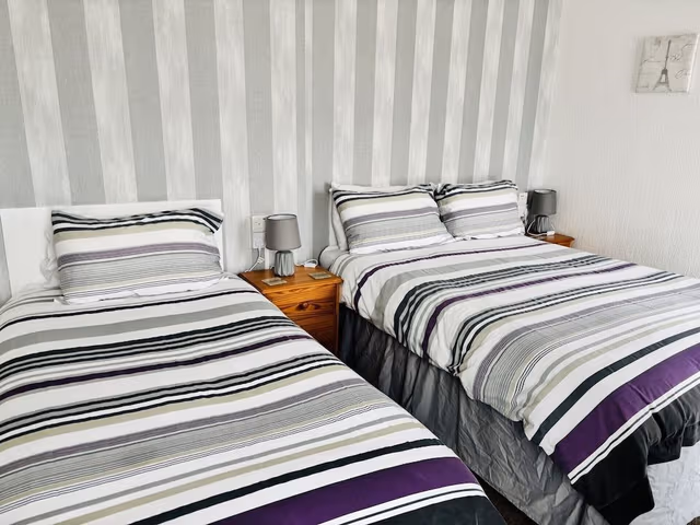 Suite, Ensuite (3 - 2 Adults & 1 Child)
