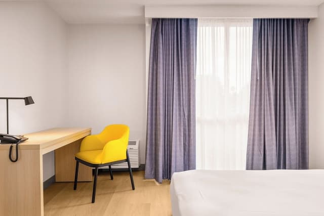 One King Bed, Suite Deluxe, Non-Smoking