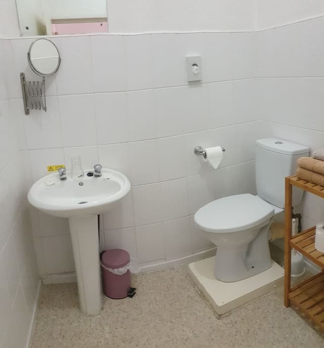 Family Room (2 Adults + 2 Children)