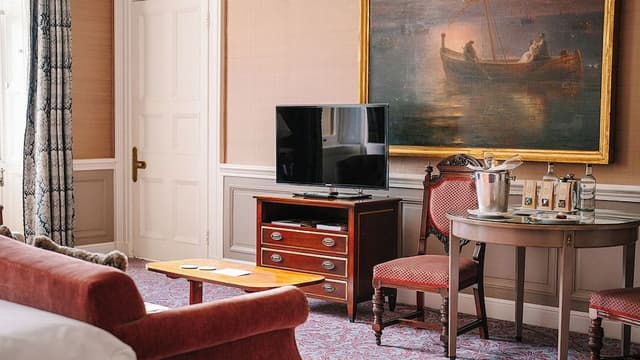 Deluxe Suite (Mansion)