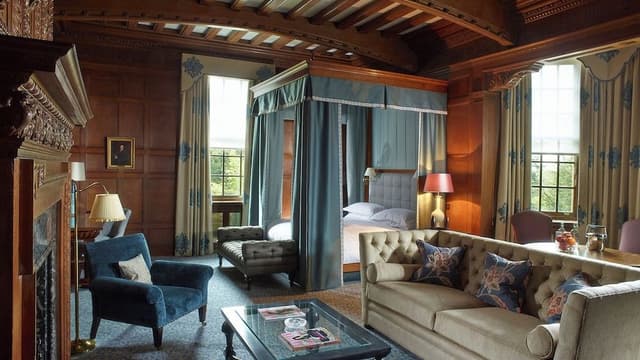 Deluxe Suite