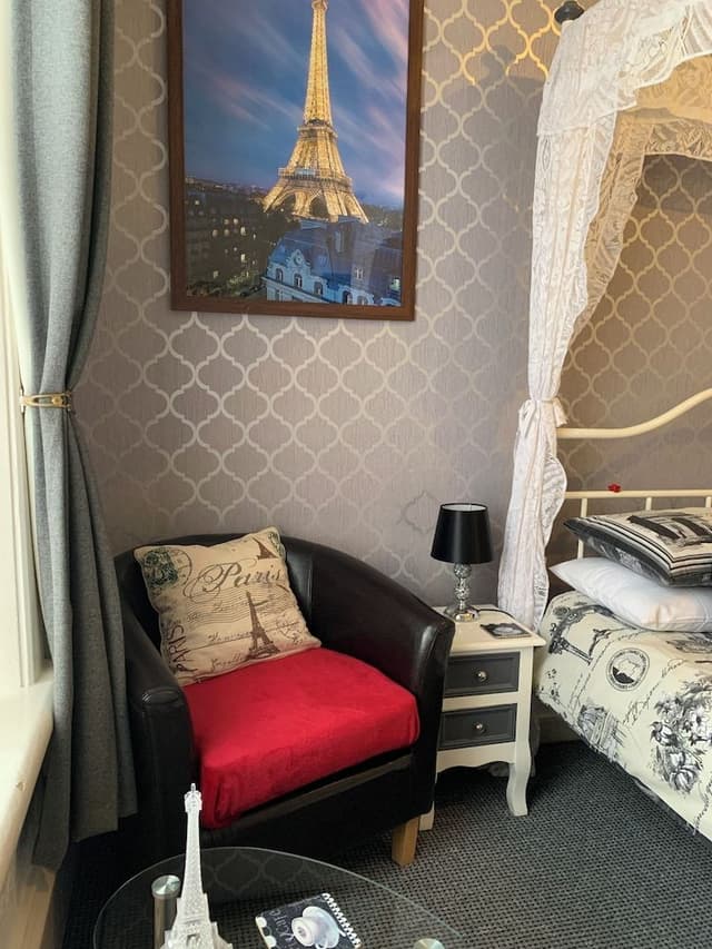 Double Room (4 poster)