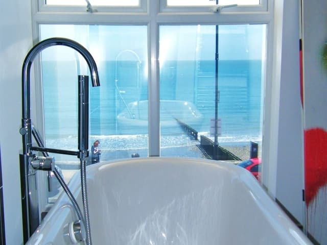 Suite 1 Direct Sea View