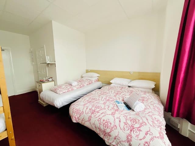 Family Room, Ensuite (2 adults + 3 children)