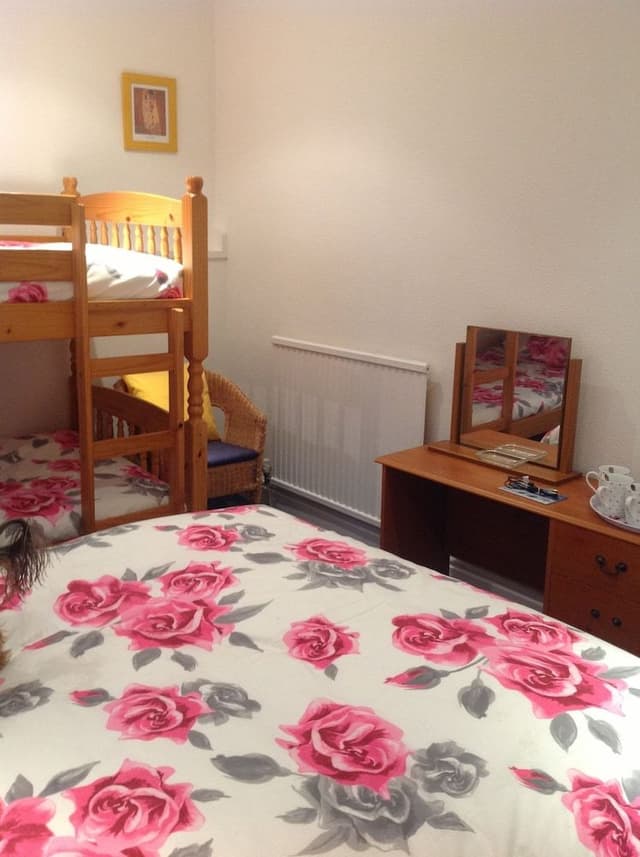 Quadruple Room, Ensuite (2 adults + 2 children)
