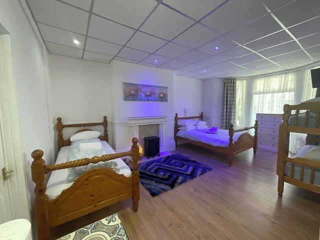 Family Room, Ensuite (2 adults + 3 children)