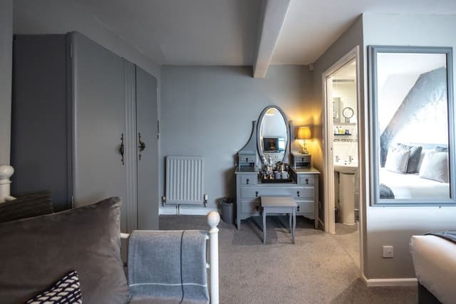 Superior Triple Room, Ensuite, Sea View