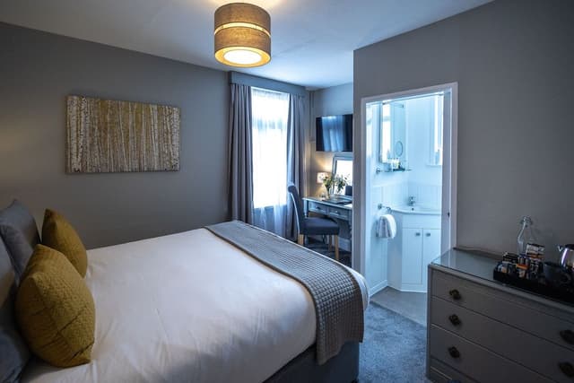 Executive Double Room, Ensuite (Inland View)