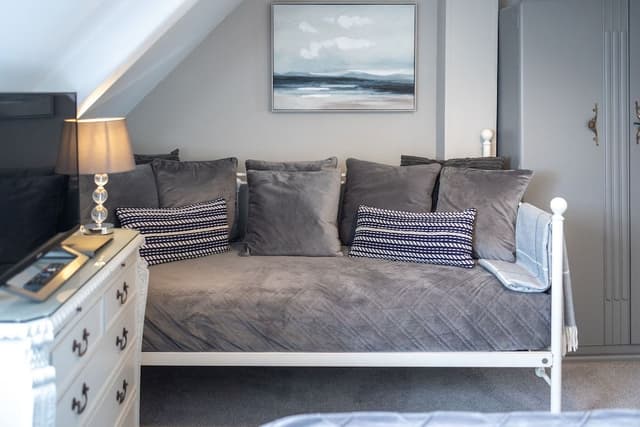 Superior Triple Room, Ensuite, Sea View