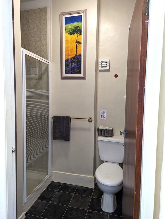 Suite, Ensuite (80'S ROCK THEME)