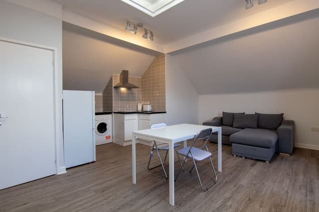 Studio, Ensuite (OL)