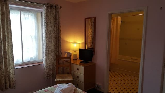 Double Room (Room 4)