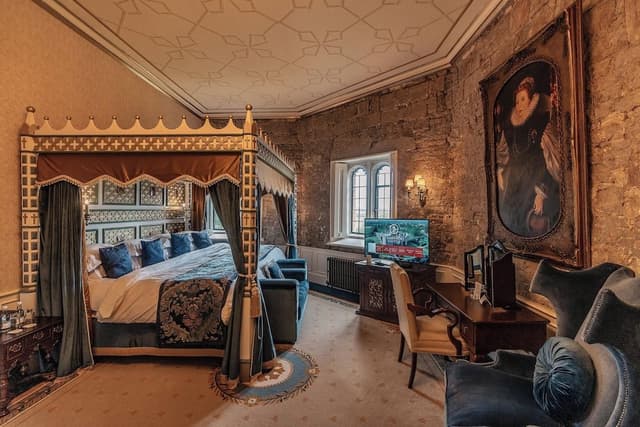 Suite (Catherine of Aragon Tower)