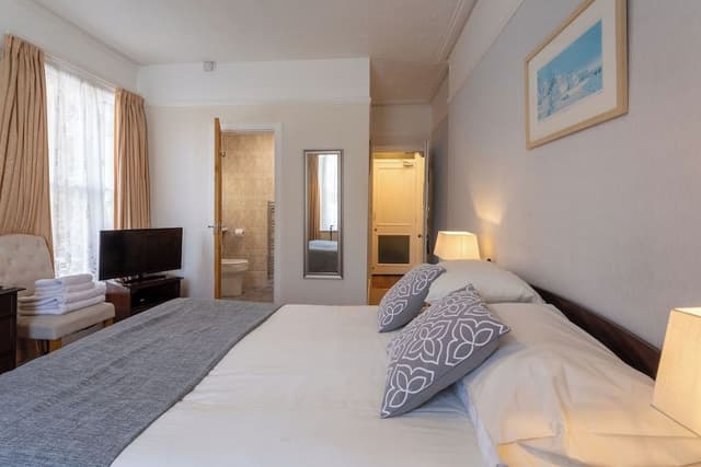 Traditional Double Room, Ensuite (Shower)