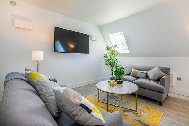 Two Bedroom Sleep 3 Apartment