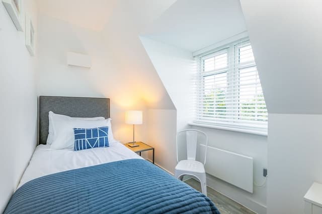 Two Bedroom Sleep 3 Apartment