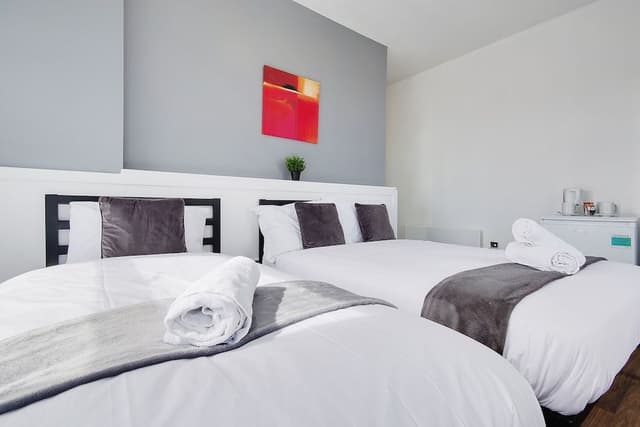 Premium Triple Room, City View
