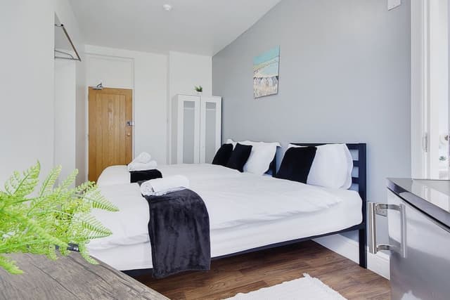 Premium Triple Room, City View
