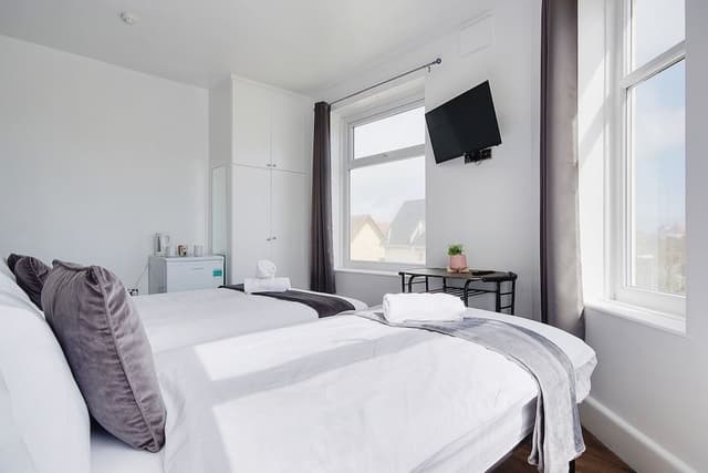 Premium Triple Room, City View