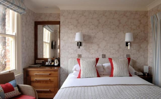 Classic Double or Twin Room