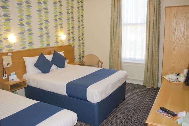 Family Triple Room (2 Adults + 1 Child)