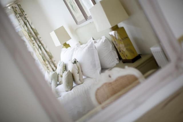 Deluxe Four Poster Room