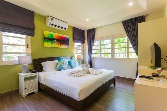 1 Bedrooms Villa