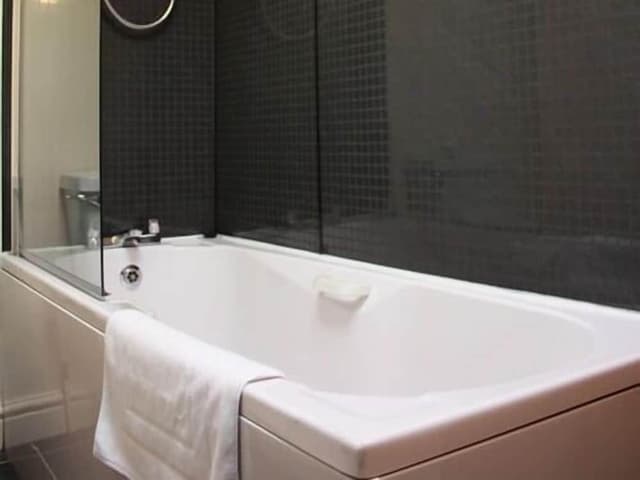 Double or Twin Room, Ensuite