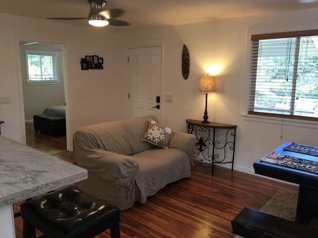 Family House, Private Bathroom, Lagoon View (Aaron's Beach House Priva)