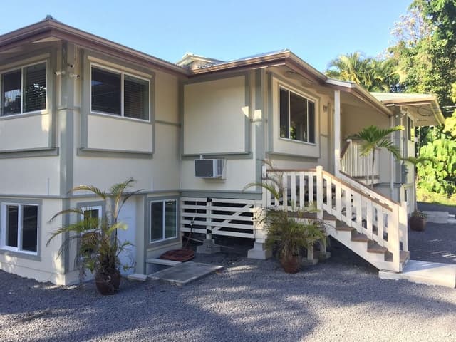 Family House, Private Bathroom, Lagoon View (Aaron's Beach House Priva)