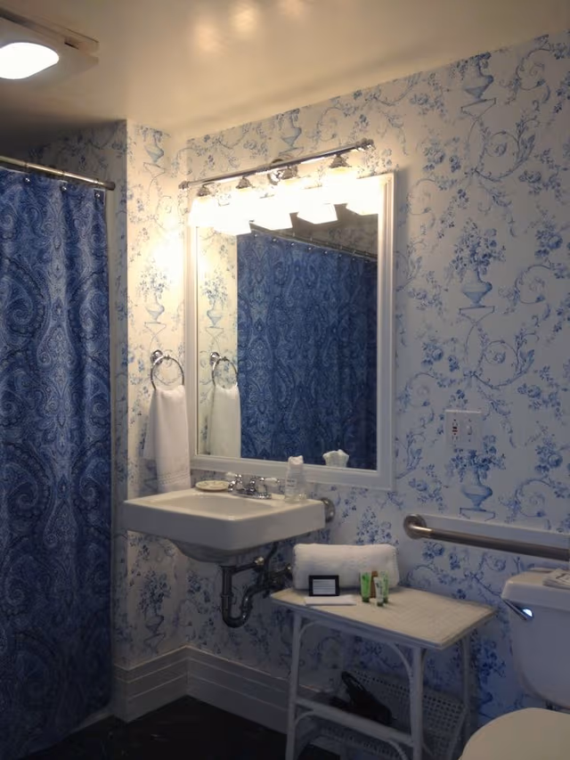 Signature Room, King plus Twin Bed, Private Bathroom, Porch, Accessible, RM-10