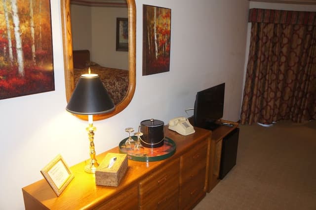 Deluxe Room, 2 Queen Beds - Ski Passes available at property