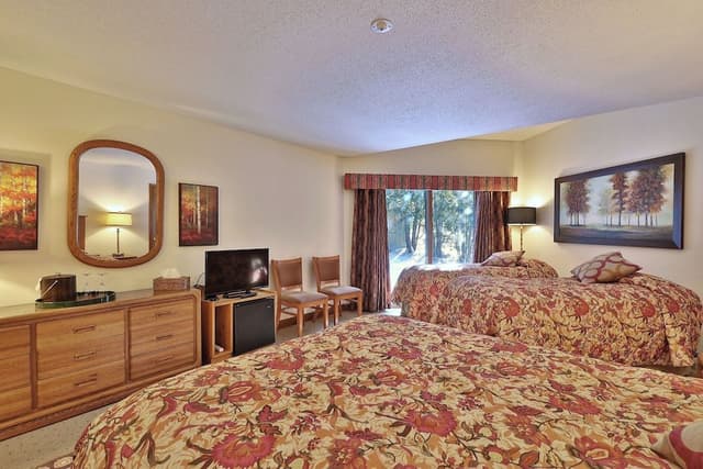 Deluxe Quadruple Room, Multiple Beds, Private Bathroom