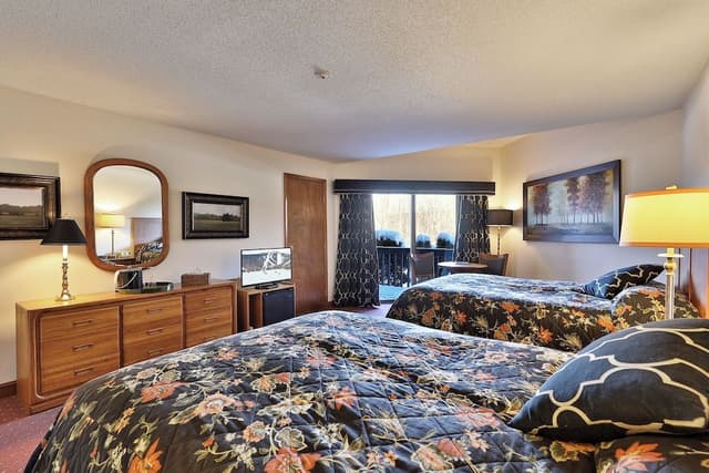 Deluxe Room, 2 Queen Beds - Ski Passes available at property