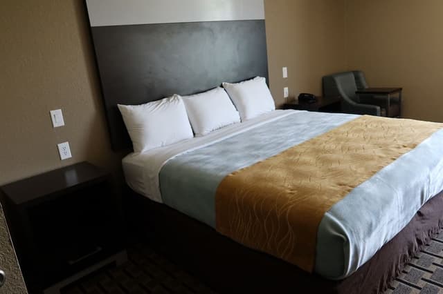 Honeymoon Studio Suite, 1 King Bed with Sofa bed, Smoking