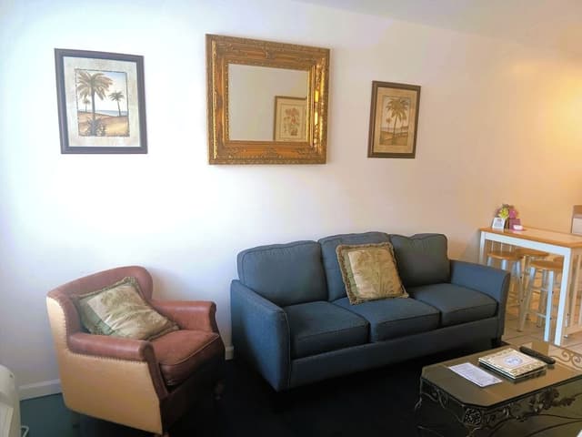 Townhome, 1 King Bed (Room 35)