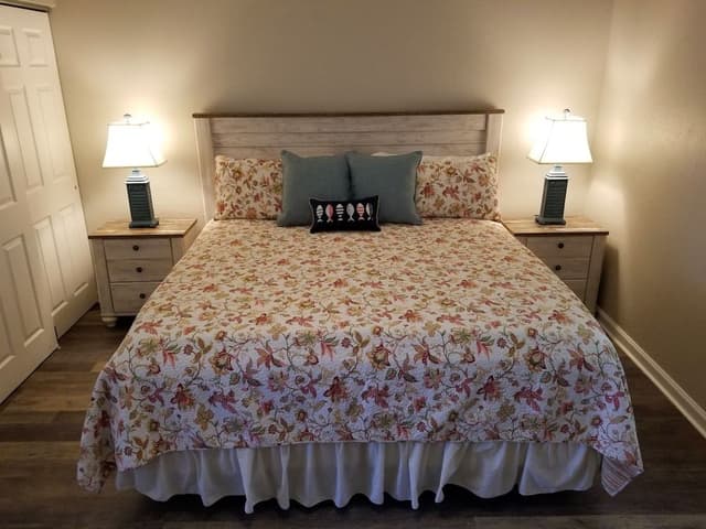 Tradewinds Deluxe North Cottage