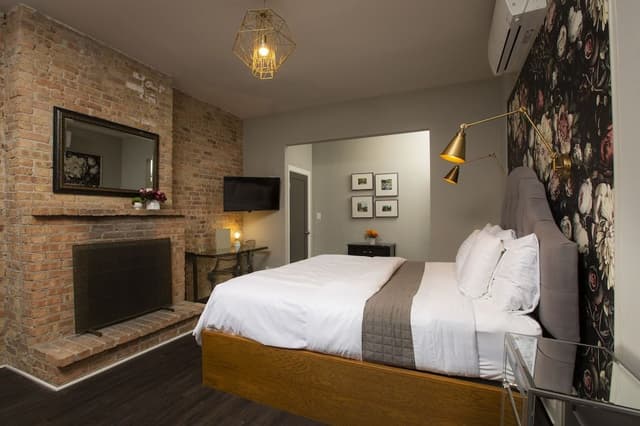 Room, 1 King Bed (Wolcott)