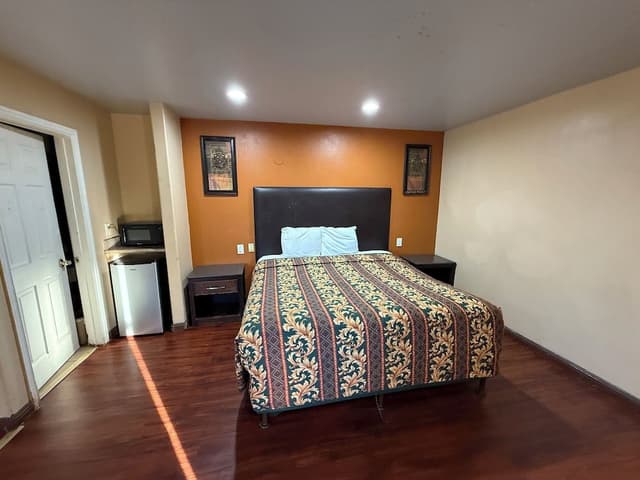Room, 1 King Bed, Jetted Tub