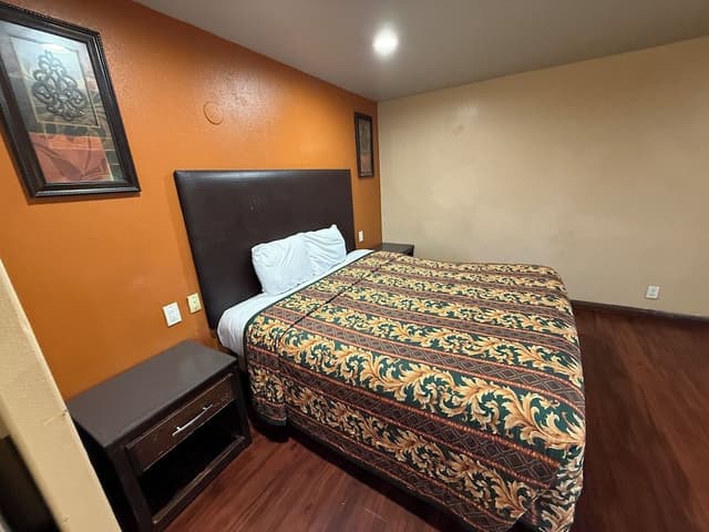 Room, 1 King Bed, Jetted Tub