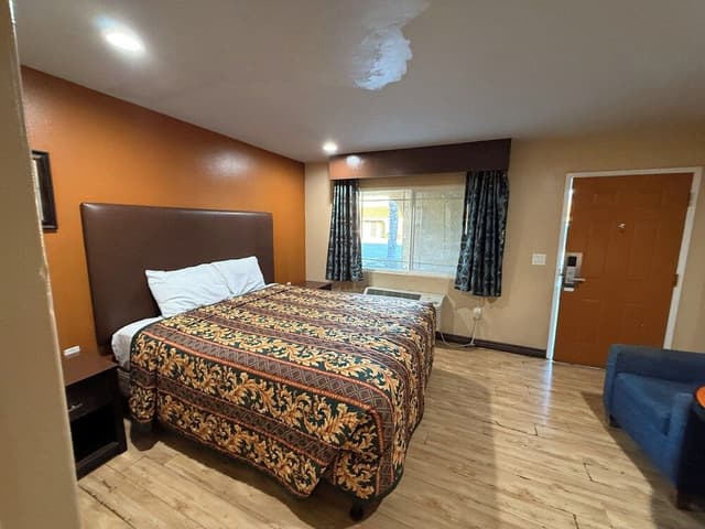 Room, Accessible (Queen Bed)