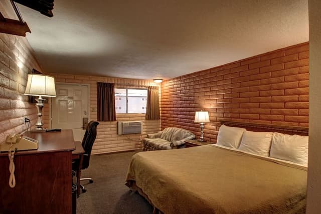 Standard Room, 1 Queen Bed