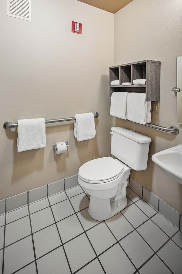 Standard Room, 2 Queen Beds, Accessible