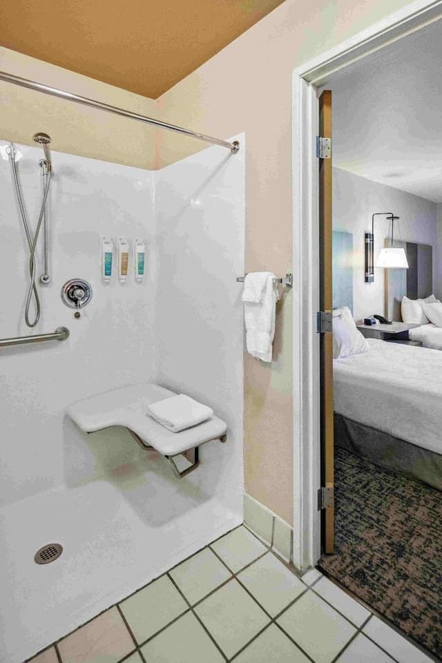 Standard Room, 2 Queen Beds, Accessible