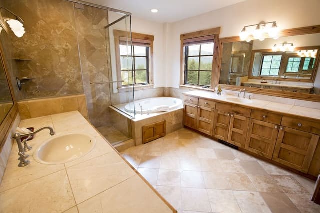 Luxury Condo, 2 Bedrooms