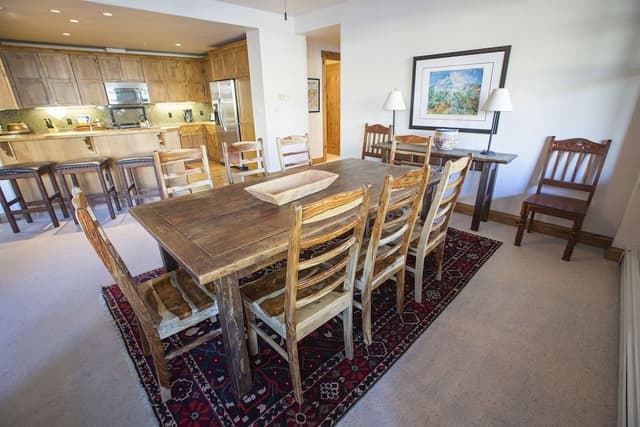 Luxury Condo, 3 Bedrooms (B202 Pet Friendly )