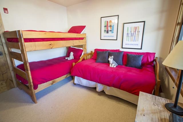 Luxury Condo, 3 Bedrooms (B202 Pet Friendly )