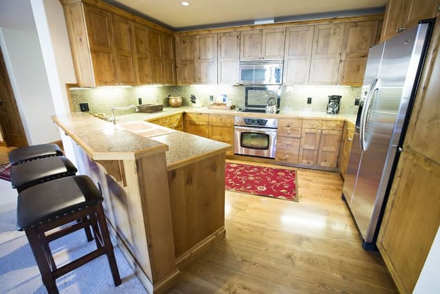 Luxury Condo, 3 Bedrooms (B202 Pet Friendly )