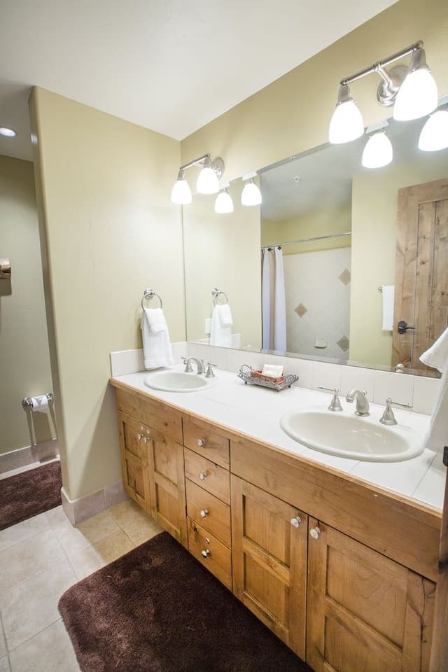 Luxury Condo, 2 Bedrooms (C303)